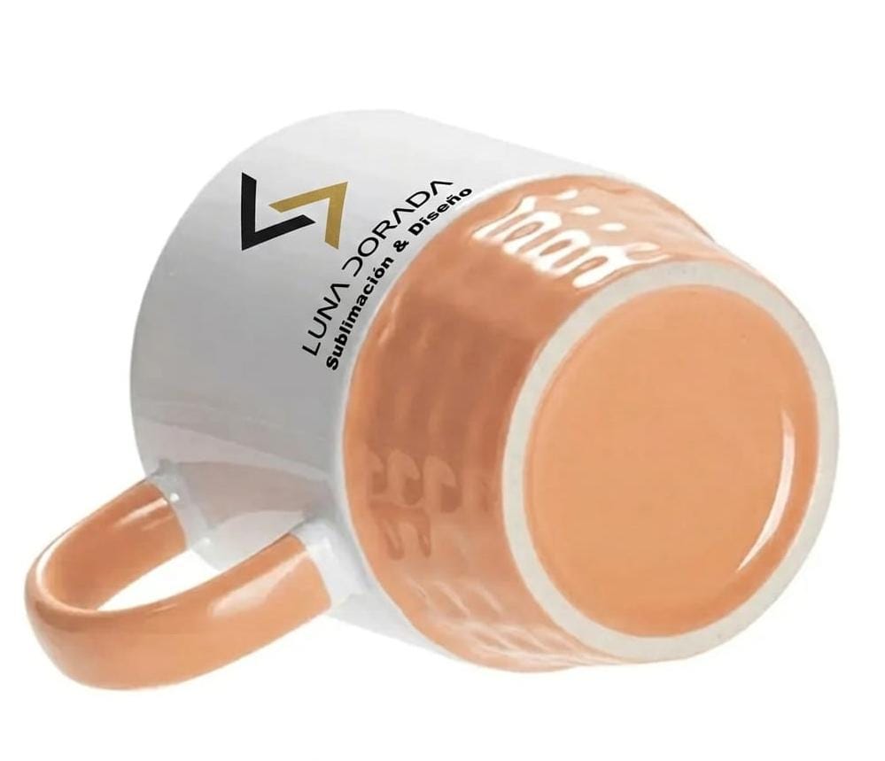 Taza Nórdica Blanco y terracota con base texturizada.